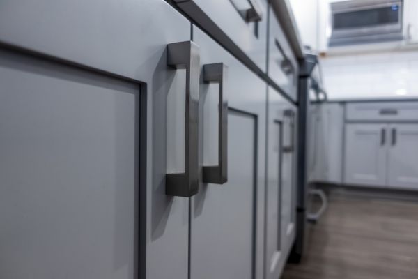 Cost of Hardware Mounting in Spring Hill