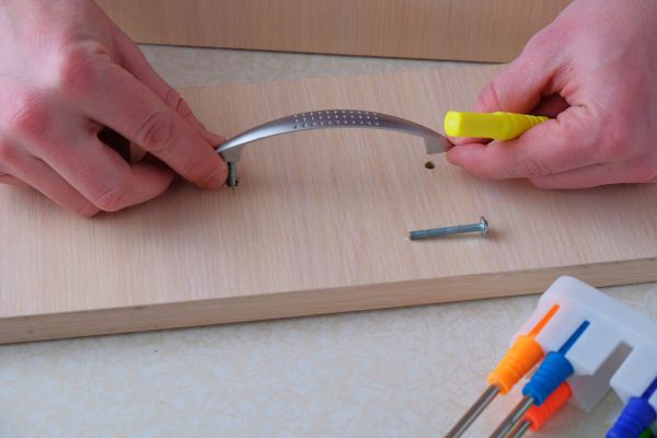 Cost of Drawer Handle Installation in Spring Hill